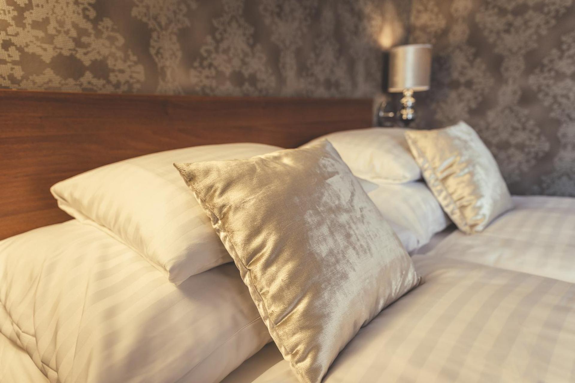 Double Room with Private Bathroom,1529317852:JPEG